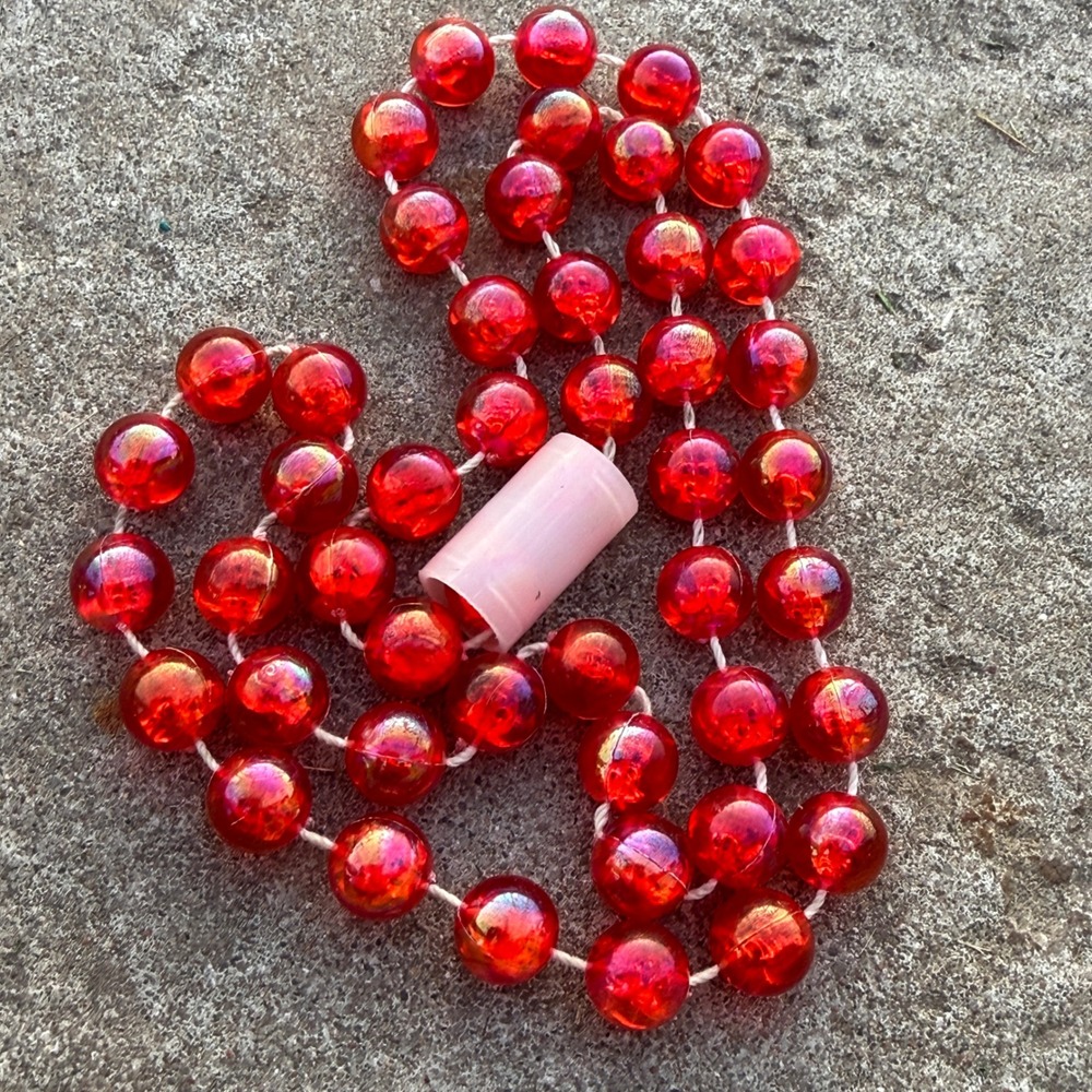 Vintage Style Red Iridescent Beaded Necklace 28 Inch Round Acrylic Barrel Clasp